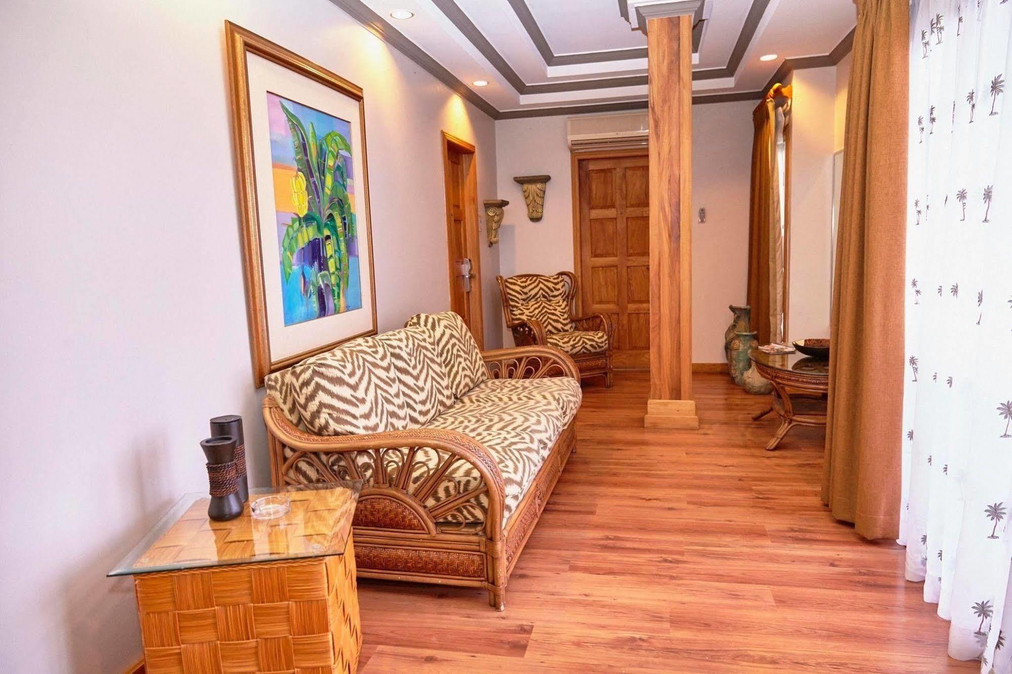 Tradewinds Hotel San Fernando Eksteriør bilde